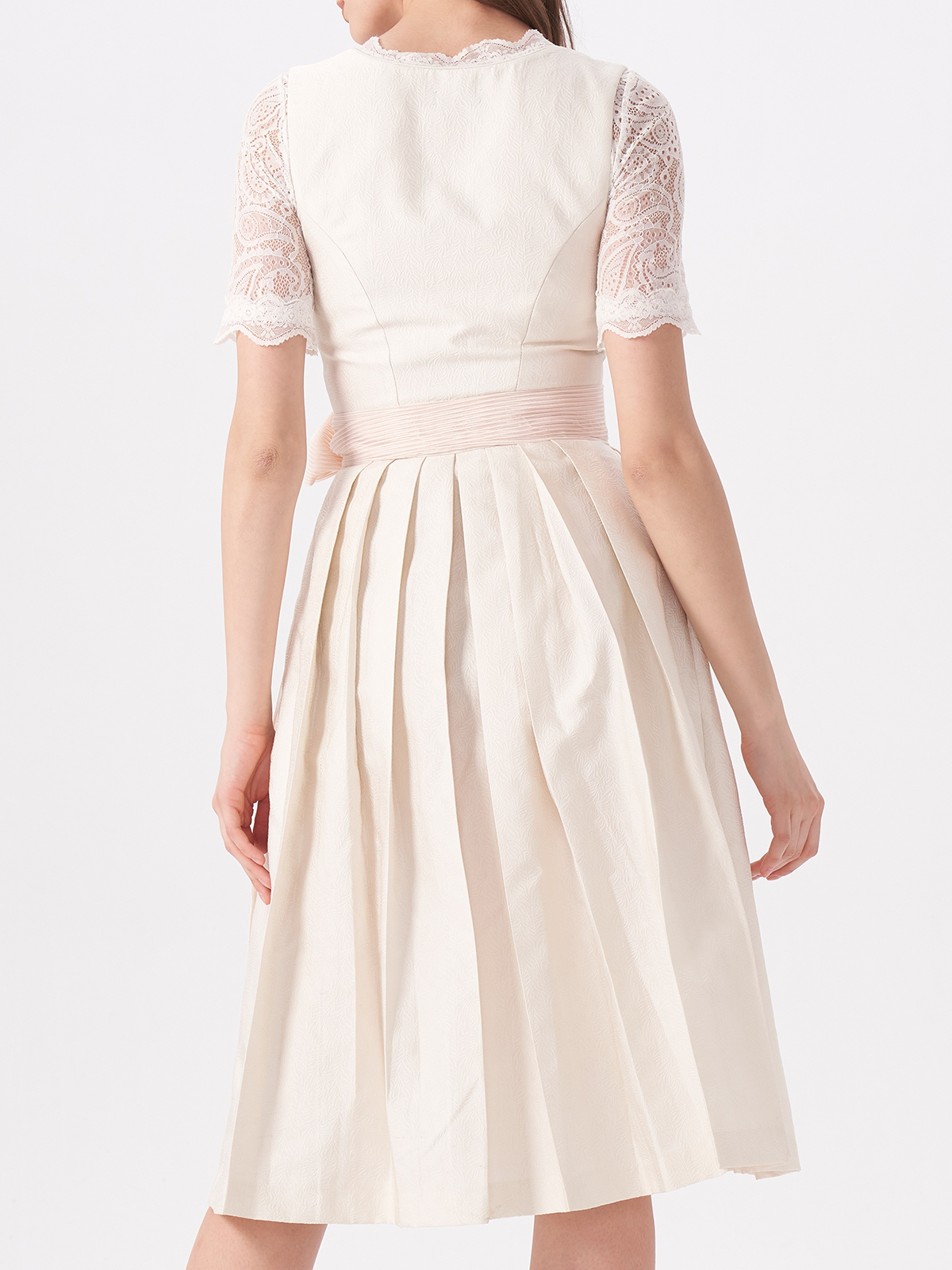 Dirndl in Beige – perfekt für jeden Anlass