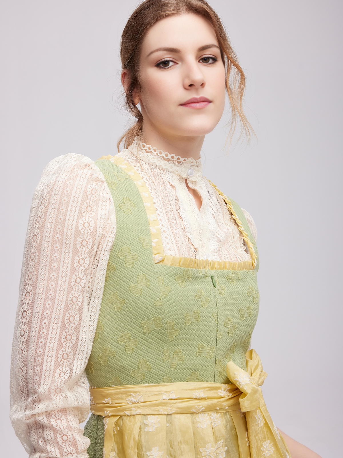 Dirndl-Bluse Langarm in Grün