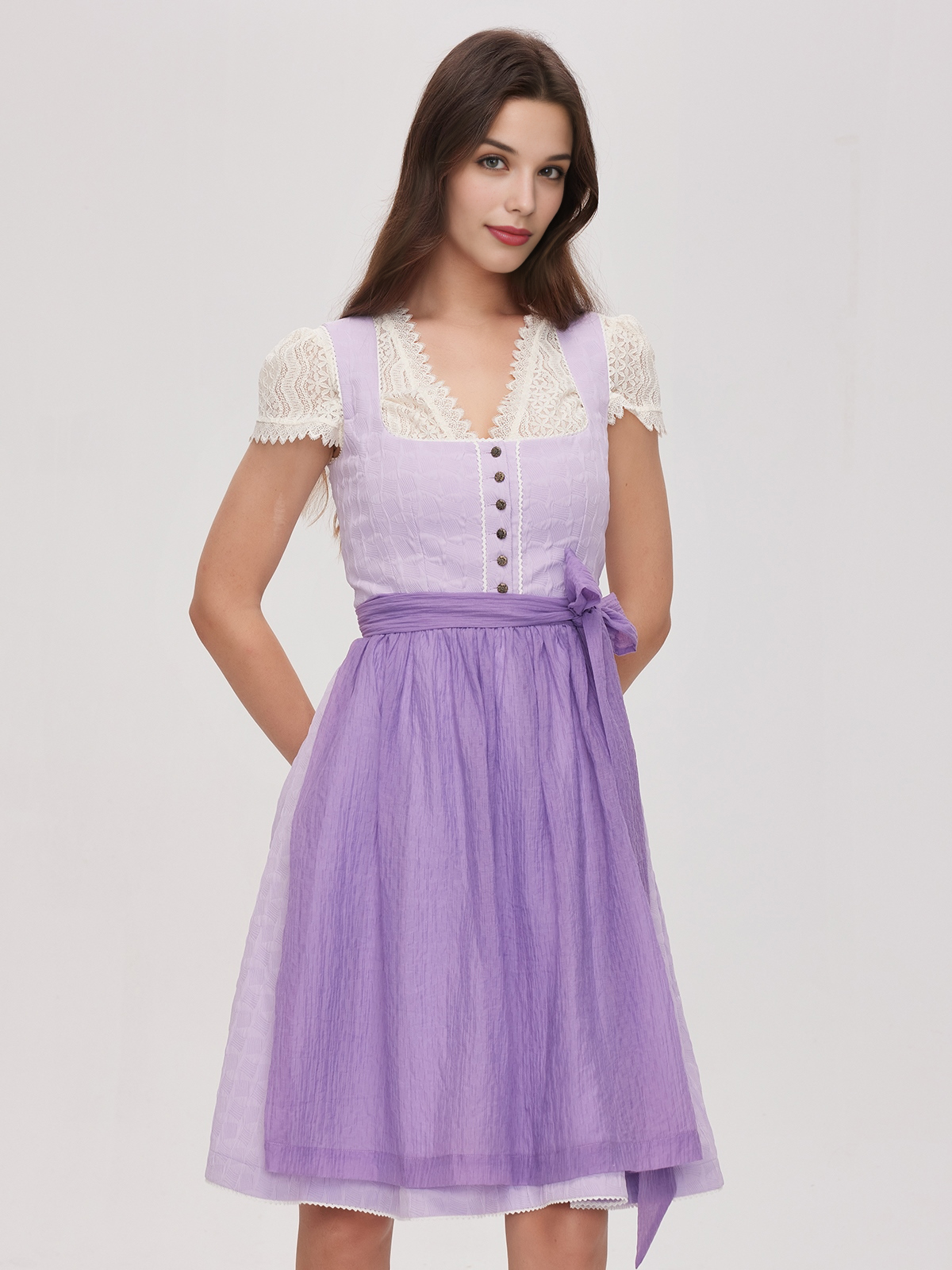 Dirndlbluse mit Herzausschnitt in Lila