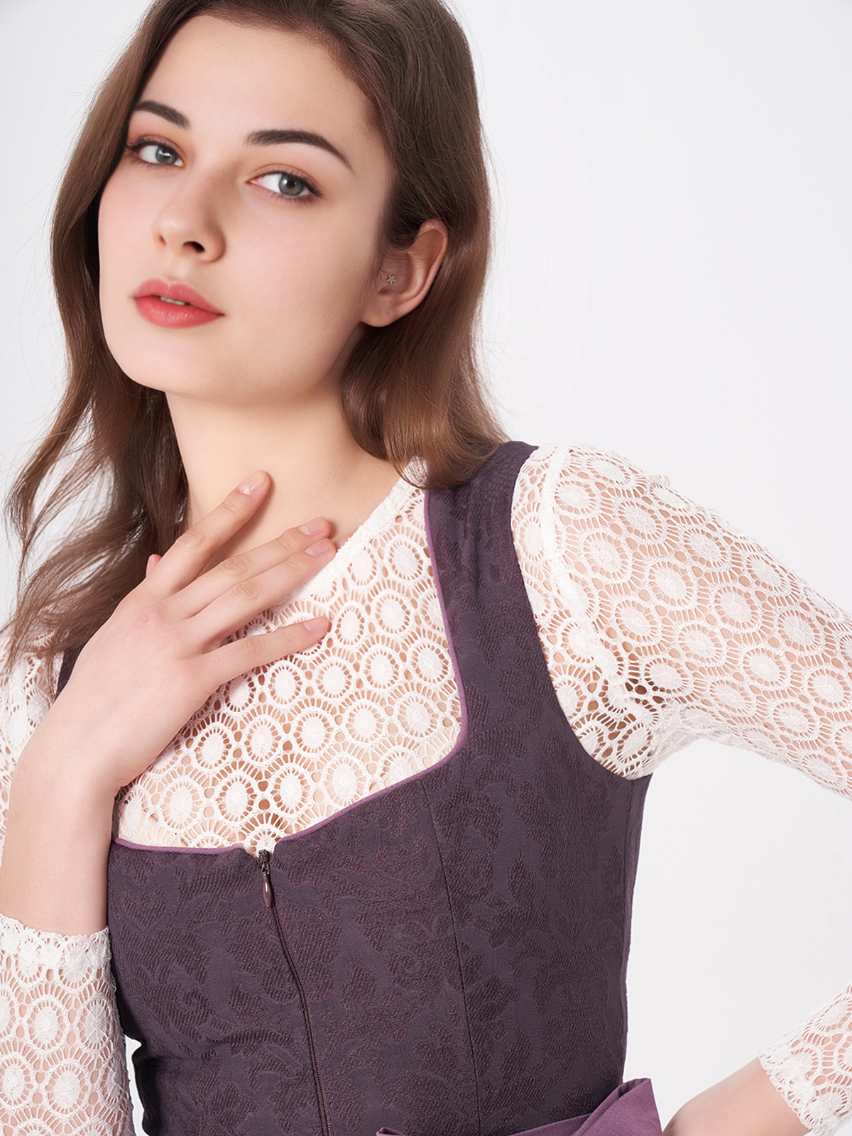 Moderne Dirndl Jeans in Lila