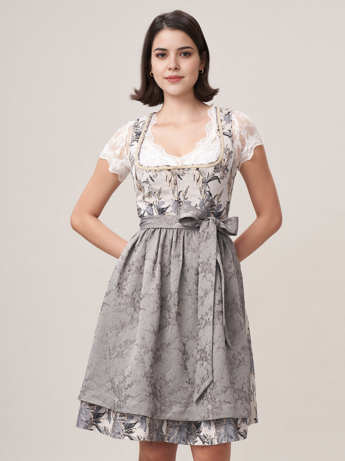Günstiges Dirndl kurz in Grau – stilvoll & bezahlbar