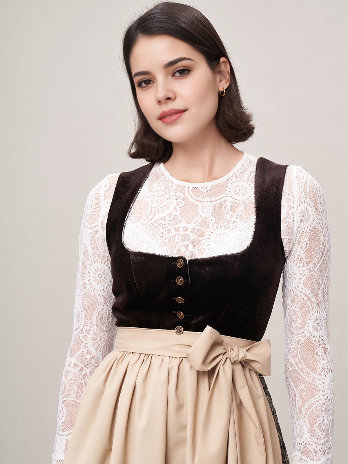 Modernes Dirndl in Braun