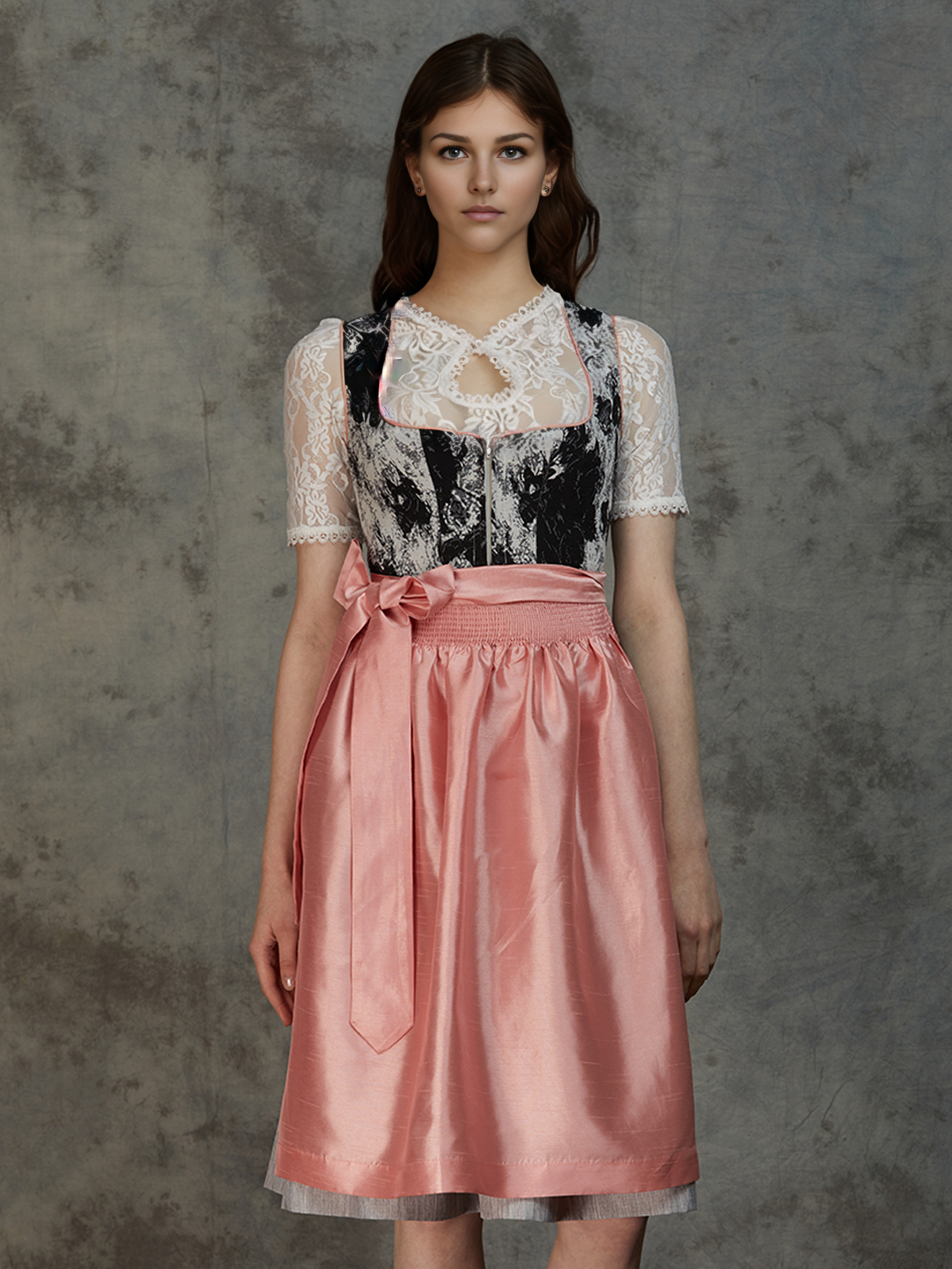 Elegantes grünes Dirndl mit floralen Details