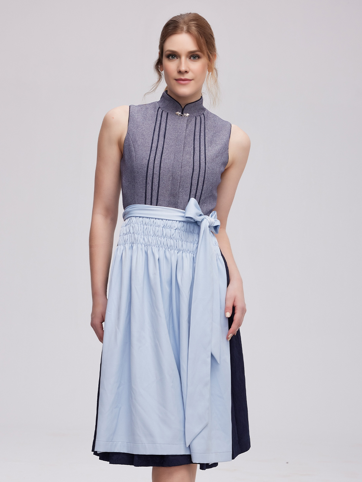 Modernes graues Dirndl von Ehreer
