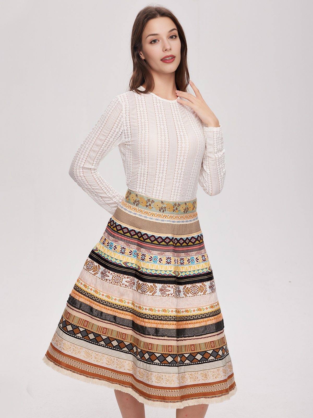 Pinkes Dirndl mit floralen Details