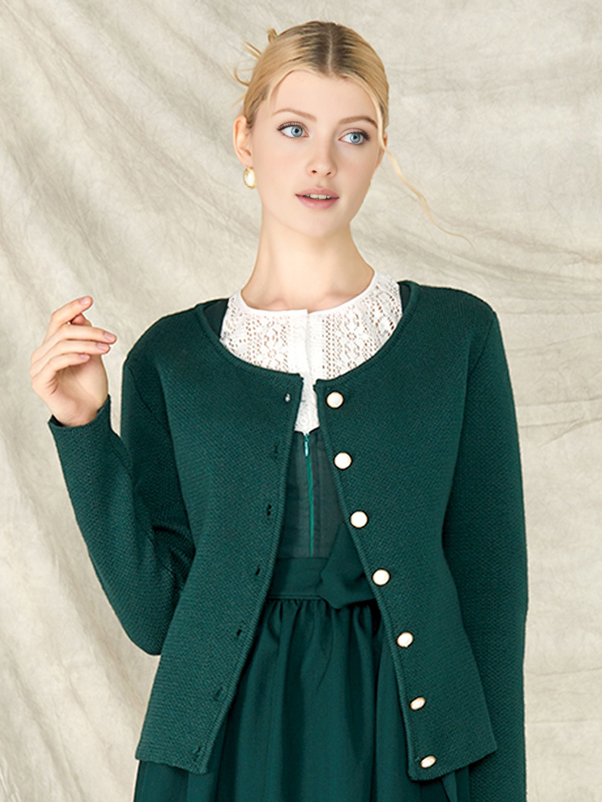 Modernes Dirndl in Grün