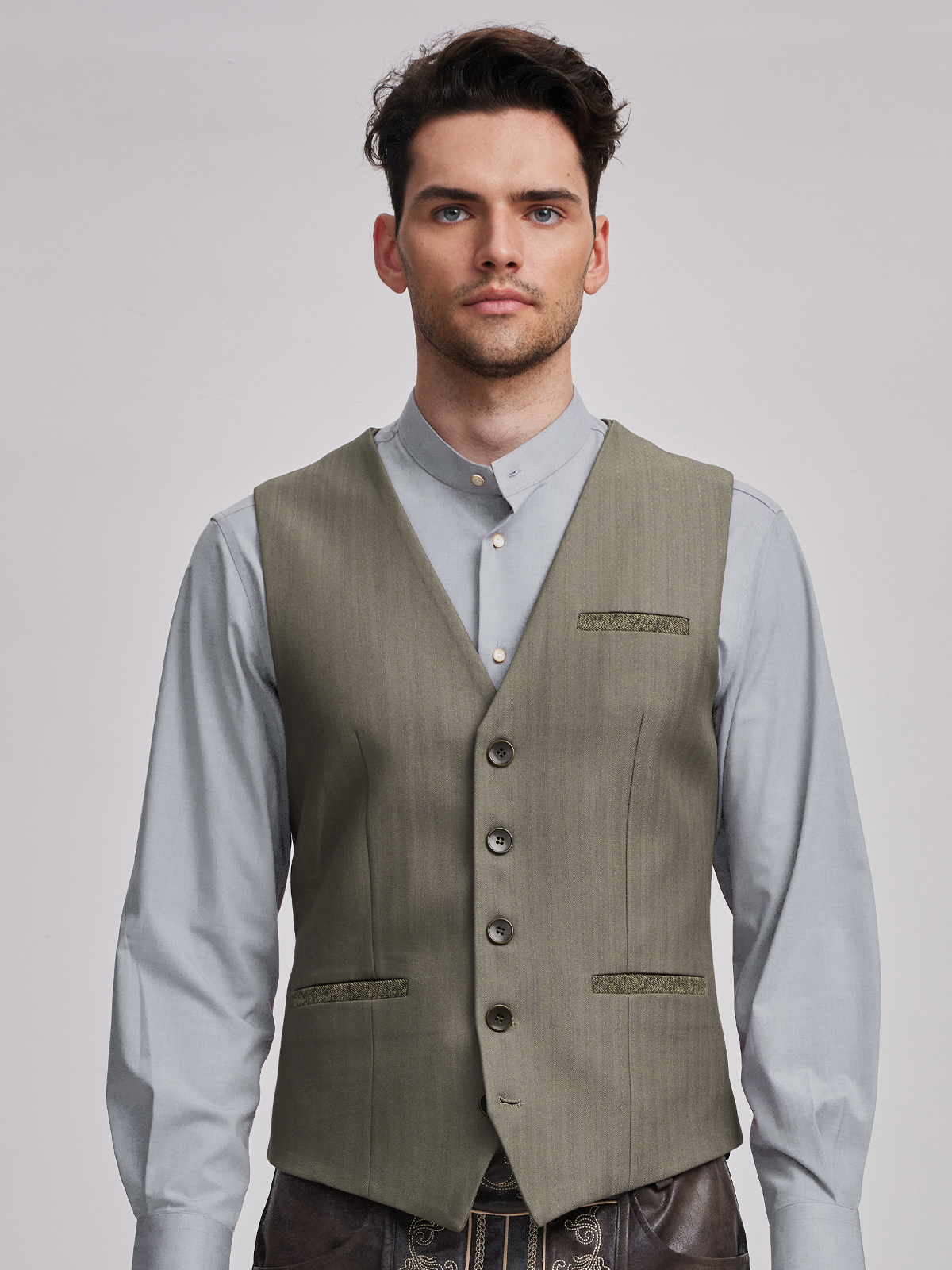 Dirndl in Braun – zeitlos elegant