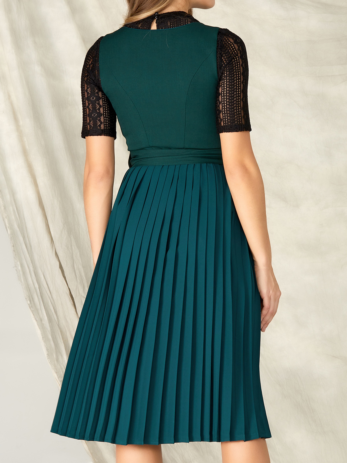 Dirndl mit Reißverschluss in Grün