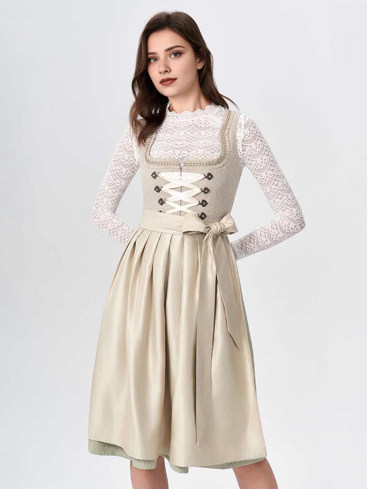 Dirndl Samt Grau – zeitlos elegant