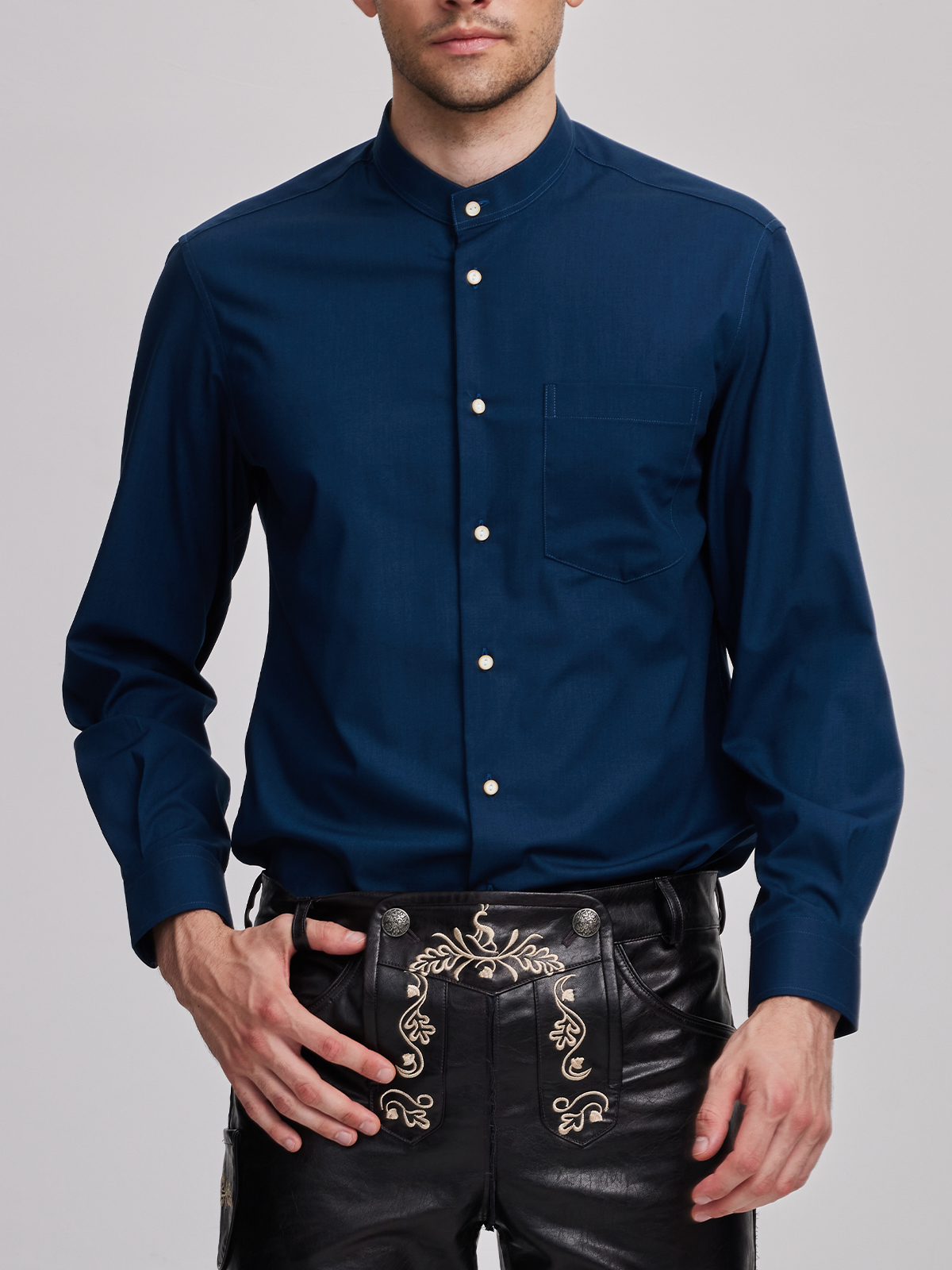 Modernes Dirndl in Blau