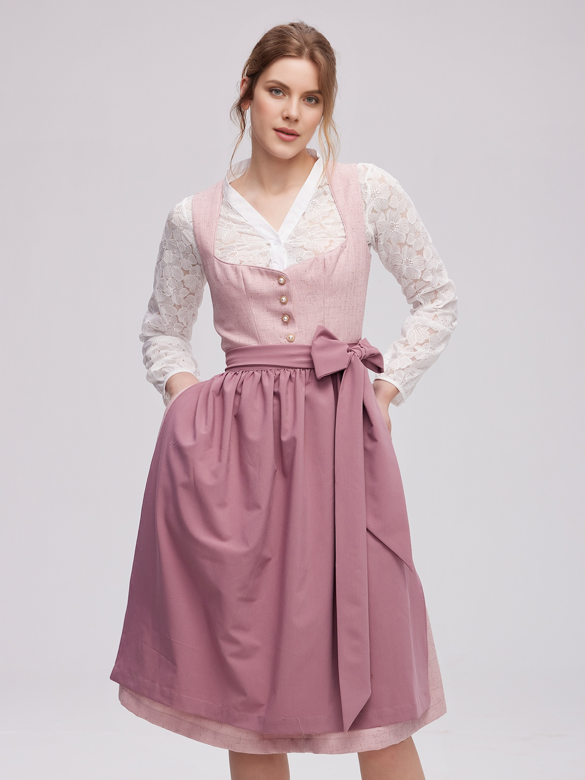 Modernes Dirndl in Rosa – perfekt für Festivals und Hochzeiten