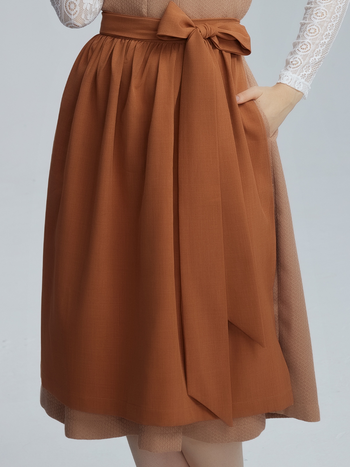 Langarm Dirndlbluse in Braun