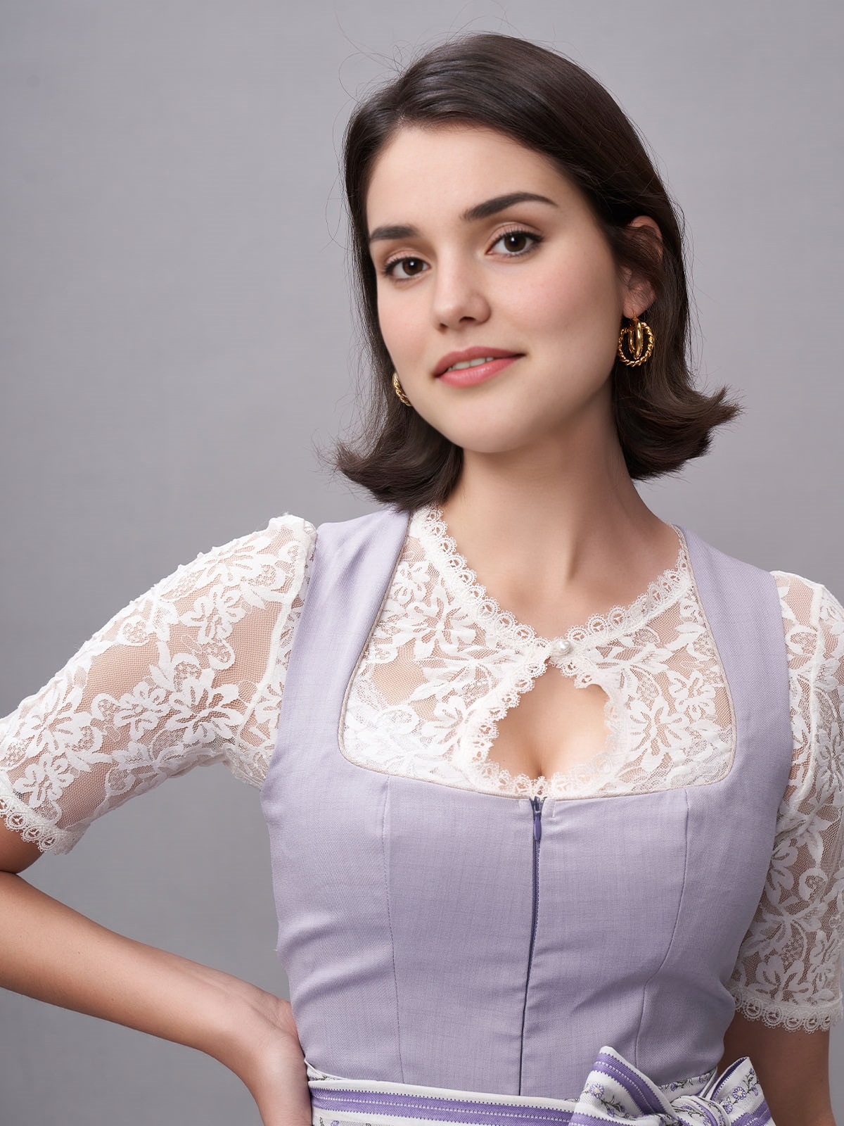 Dirndlschürze 75 cm in Lila – Eleganz pur