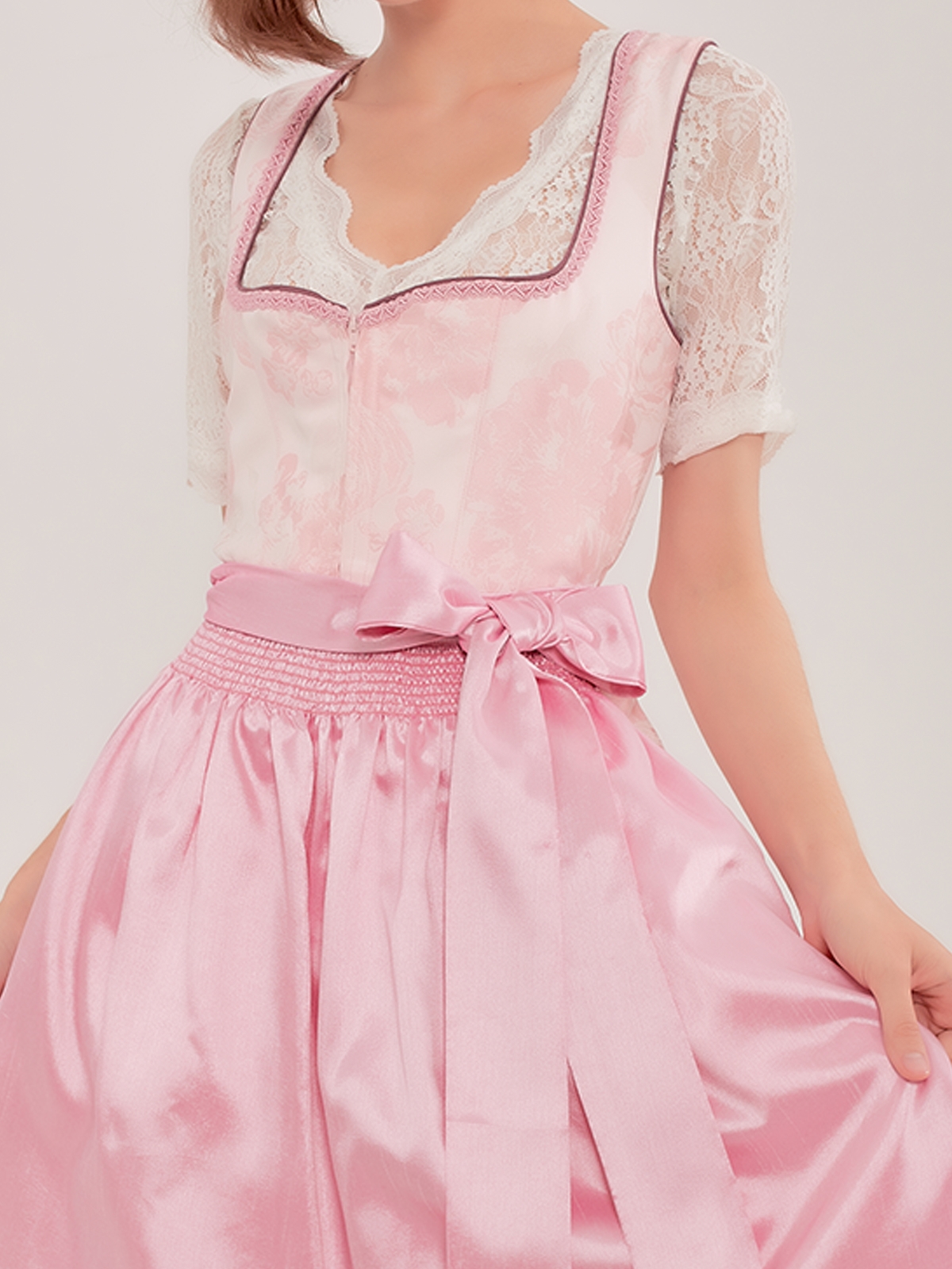 Dirndl kariert in blau-weiß