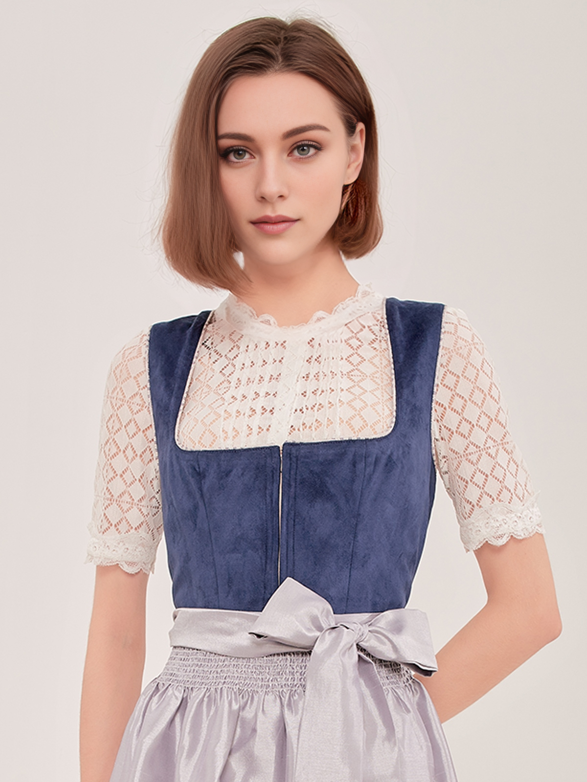 Klassisches Dirndl in Blau