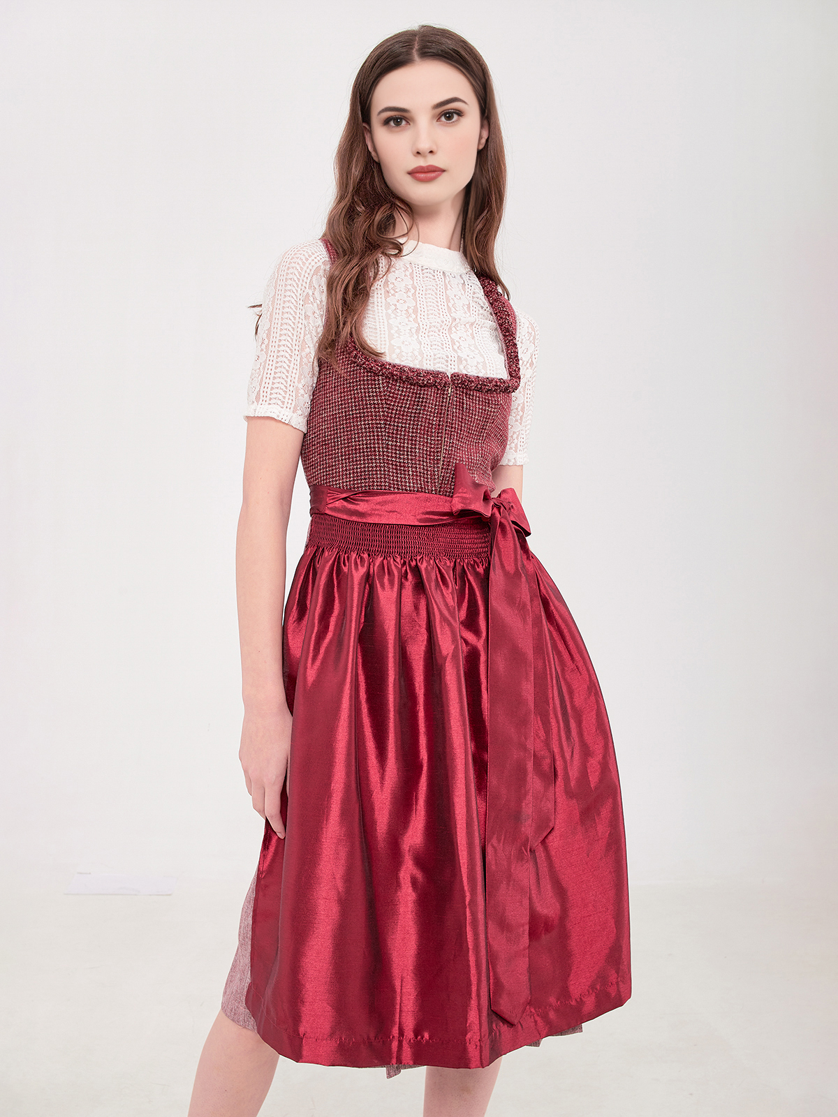 Modernes rotes Dirndl von Jamei