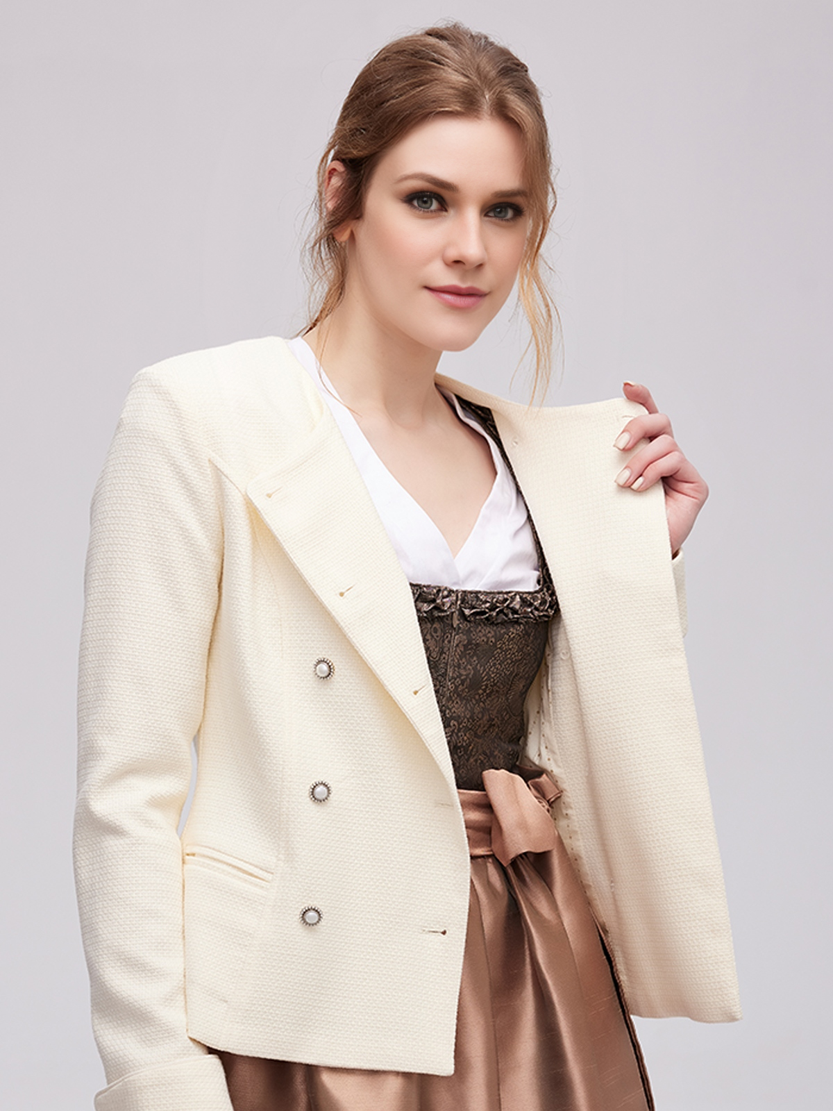 Dirndl Grün Moser – Eleganz und Tradition vereint