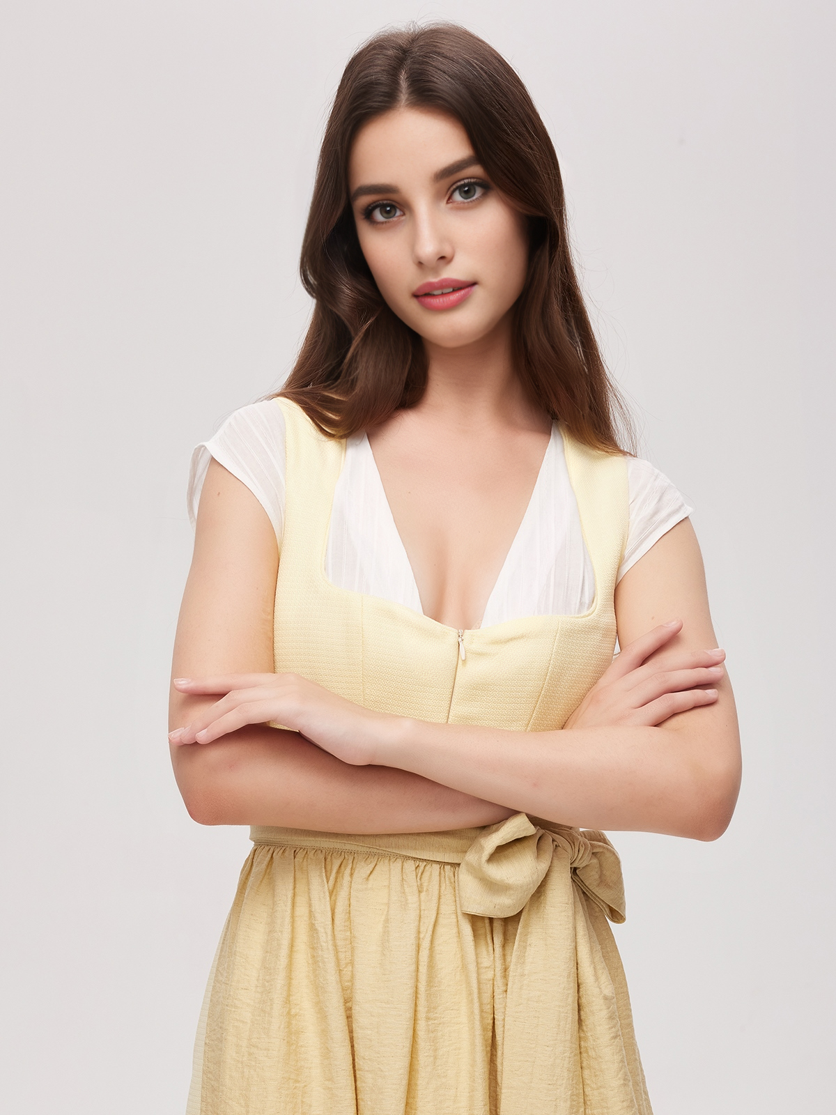 Modernes gelbes Dirndl von Ehreer