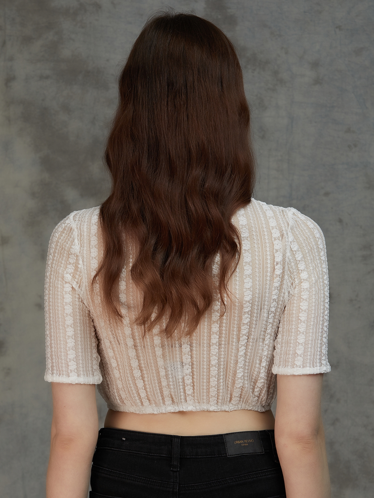 Dirndl in Marineblau mit weißer Bluse