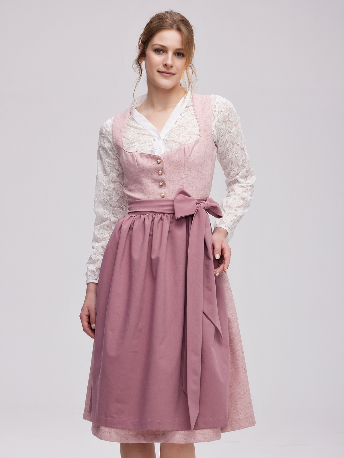 Moderne Dirndl-Kleider von Jeinn
